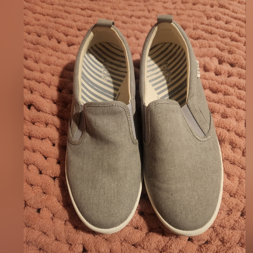 Taos Casual Gray Slip-On Shoes